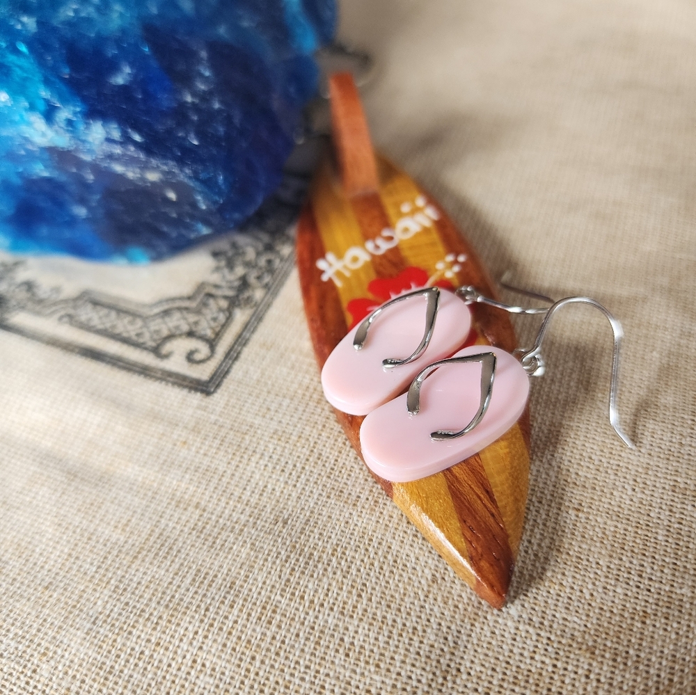 Pink Conch & Sterling Silver Sandal Earrings - Picture 2 of 6
